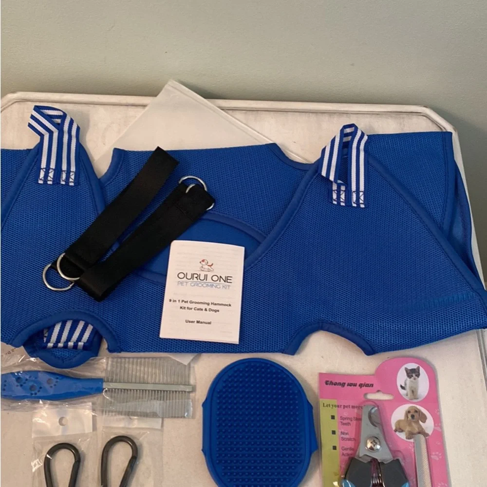 NWT Ourui One Pet Grooming Kit with hammock